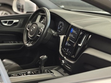 Volvo XC60 II Crossover D3 150KM 2018 Volvo XC 60 R-Design / LED / IntelliSafe / Salon P, zdjęcie 36