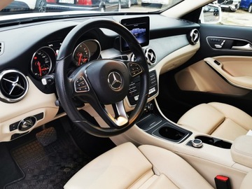 Mercedes GLA I Off-Roader Facelifting 2.0 250 211KM 2018 MERCEDES GLA 250 / 2.0 Benzyna / 211 KM / Automatyczna skrzynia biegów, zdjęcie 29