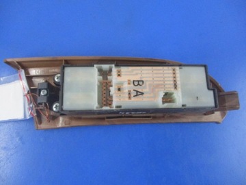 NISSAN MAXIMA A33 SPÍNAČ PANEL SKEL LEVÝ PŘEDNÍ