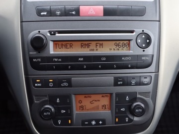 Fiat Punto Grande Punto Hatchback 5d 1.4 8v 77KM 2007 Fiat Grande Punto 1.4, GAZ, Klima, Klimatronic, zdjęcie 11