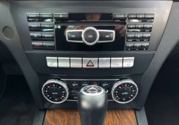 Mercedes Klasa C W205 Limuzyna 180 156KM 2013 Mercedes-Benz Klasa C Serwisowany 1.6 Benzyna 156KM, zdjęcie 17