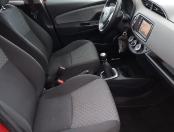 Toyota Yaris III Hatchback 5d Facelifting 1.33 Dual VVT-i 99KM 2015 Toyota Yaris 1.33 Dual VVT-i, Klima, zdjęcie 8