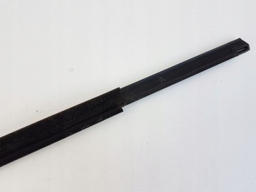 СКРЕБНАЯ НАКЛАДКА ДВЕРИ ПРАВАЯ ПРАВАЯ AUDI A1 II 82A