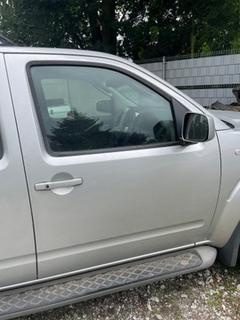 DVEŘE PRAVÉ PŘEDNÍ NISSAN PATHFINDER R51 ORIGINÁLNÍ