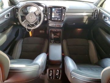 Volvo XC40 2021 Volvo XC 40 T5 R-Design 2021 2.0 Benzyna 248KM, zdjęcie 8
