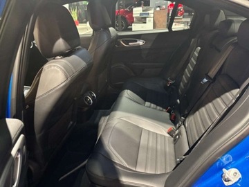 Alfa Romeo Giulia II Sedan Facelifting 2023 2.0 GME Turbo 280KM 2025 ALFA ROMEO Giulia Turbo Veloce Q4 Sedan 2.0 (280KM) 2025, zdjęcie 10