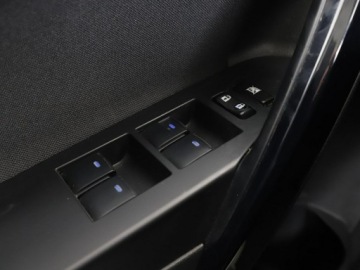 Toyota Auris II Touring Sports Facelifting 1.8 Hybrid 136KM 2015 Toyota Auris lift navi kamera panorama hak, zdjęcie 33