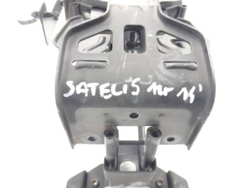 Peugeot Satelis 125 Крепление багажника переднее