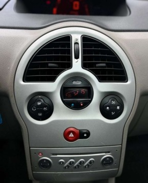 Renault Modus Hatchback 1.4 i 16V 98KM 2005 Renault Modus Klima Szyberdach Alu Warszawa 1.4 Benzyna 98KM, zdjęcie 19