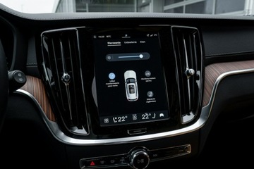 Volvo V60 II  Kombi Facelifting 2.0 B4 B 197KM 2025 Volvo V60 Ultra Dark B4 Mild hybrid Benzyna 197+14, zdjęcie 28