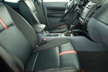 Ford Ranger V Podwójna kabina 3.2 Duratorq TDCI 200KM 2015 Ford Ranger 3.2 TDCi, 197 KM, 4X4, Automat, zdjęcie 6