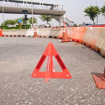АВТОМОБИЛЬНЫЕ ДОРОЖНЫЕ ТРЕУГОЛЬНИКИ ПРЕДУПРЕЖДАЮЩИЙ ЗНАК ПЛАСТИКОВЫЙ