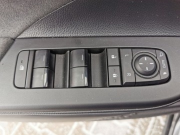 Toyota C-HR II SUV Plug-In 2.0 Hybrid Dynamic Force Plug-in  223KM 2024 Toyota C-HR 2.0 PHEV Executive 2.0 PHEV Executive,, zdjęcie 16