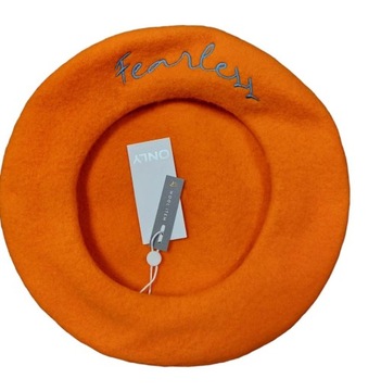 Только оранжевый берет с надписью One Size