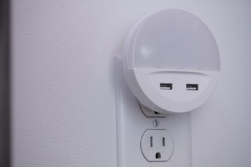 Ночник на розетку с USB-ЗАРЯДКОЙ LEDVANCE