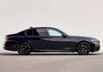 BMW Seria 7 G11-G12 Sedan Facelifting 4.4 750i 530KM 2021 BMW Seria 7 I wlasciciel M Sport Salon PL Laser Bezwypadkowy FVAT23, zdjęcie 2