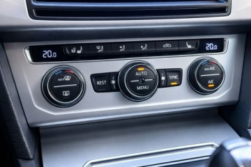 Volkswagen Passat B8 Variant 2.0 TDI BlueMotion SCR 150KM 2016 Volkswagen Passat Variant Łopatki Grzany fotel, zdjęcie 27