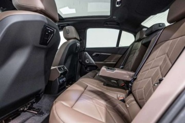 BMW Seria 5 G90-91 2025 BMW Seria 5 Duzy Rabat Kamera cofania Ogrzewanie foteli i kierownicy, zdjęcie 22