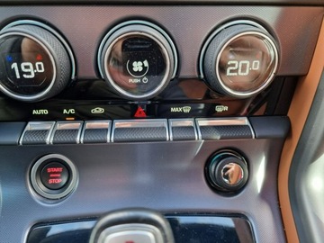 Jaguar F-Type Coupe Facelifting MY21 2.0 i4 Turbo 300KM 2020 Jaguar F-Type P-300 2.0 TURBO 300 KM, Panorama,, zdjęcie 25