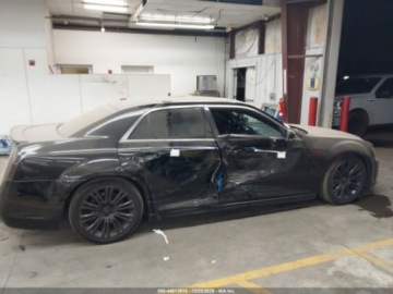 Chrysler 300C II 2012 Chrysler 300 SRT8 2012 6.4 Benzyna 470KM, zdjęcie 6