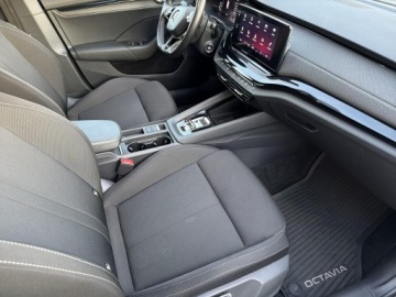 Skoda Octavia IV Liftback 1.5 TSI EVO 150KM 2023 Skoda Octavia IV 1.5 TSI / 150 KM Sportline DSG Sa, zdjęcie 37