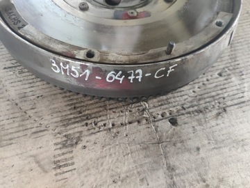 FORD FOCUS MK2 1.6TDCI KOLO DVOUHMOTNÉ 3M51-6477-CF KOTOUČ PŘÍTLAČÁK 881
