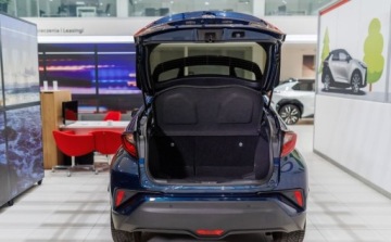 Toyota C-HR I Crossover Facelifting 1.8 Hybrid 122KM 2023 Toyota C-HR 1.8 Hybrid Style 1.8 Hybryda 122KM, zdjęcie 25