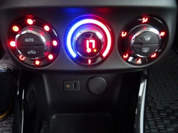 Opel Adam Hatchback 1.4 100KM 2013 Opel Adam Samochód z polskiego salonu z silnikiem 1.4 100KM, zdjęcie 14