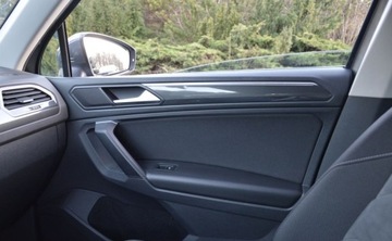 Volkswagen Tiguan II SUV 2.0 TDI 150KM 2019 Volkswagen Tiguan 2,0 TDI 150 KM DSG FULL LED BI-Xenon Nawigacja HIGH-LINE, zdjęcie 32