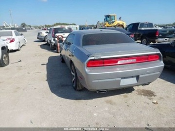 Dodge Challenger III 2014 Dodge Challenger 2014 Dodge Challenger SXT 3.6 Benzyna 305KM, zdjęcie 5