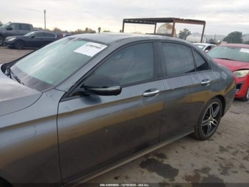 Mercedes Klasa E W213 2019 Mercedes-Benz Klasa E MERCEDES-BENZ E 300 2.0 Benzyna 244KM, zdjęcie 5