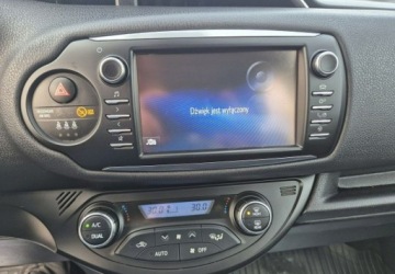 Toyota Yaris III Hatchback 5d Facelifting 2017 1.5 Hybrid 100KM 2018 Toyota Yaris Tylko 55.000km Super stan8 2 komp kol 1.5 Hybryda 100KM, zdjęcie 20
