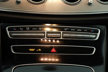 Mercedes Klasa E W213 Limuzyna 2.0 220d 194KM 2017 Mercedes E E 220 d, Salon Polska, 191 KM, Automat, zdjęcie 11