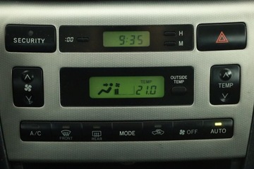 Toyota Corolla IX (E12) Kombi 2.0 D-4D 90KM 2004 Toyota Corolla 2.0 D-4D, HAK, Klima, Klimatronic, zdjęcie 9