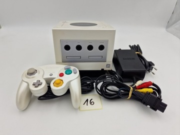 КОНСОЛЬ NINTENDO GAMECUBE DOL-101 PAL, БЕЛАЯ КАРТОННАЯ КОРОБКА