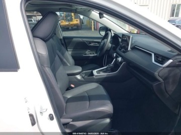 Toyota RAV4 V 2024 Toyota RAV4 Toyota RAV4 XLE Premium 2.5 Benzyna 203KM, zdjęcie 9