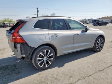 Volvo XC60 II 2022 Volvo XC 60 B5 Momentum 2022 2.0l 2.0 Benzyna 247KM, zdjęcie 3
