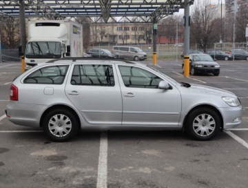 Skoda Octavia II Kombi 1.6 TDI CR DPF 105KM 2012 Skoda Octavia 1.6 TDI, Klima, Klimatronic, zdjęcie 5