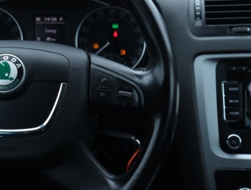 Skoda Octavia II Kombi Facelifting 2.0 TDI CR DPF 140KM 2013 Skoda Octavia 2.0 TDI, 4X4, DSG, Navi, Xenon, zdjęcie 19