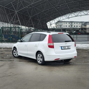 Hyundai i30 I CW Facelifting 1.4 DOHC 109KM 2011 Hyundai i30 1.4 Benzyna Blue Classic Manual 109KM, zdjęcie 10