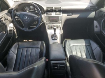 Mercedes Klasa C W204 2006 Mercedes-Benz Klasa C 55 AMG 2006 5.5l 5.5 Benzyna 362KM, zdjęcie 8