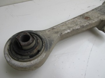 Рычаг Audi A4 B6 A6 C5 VW Passat B5 4D0407151A