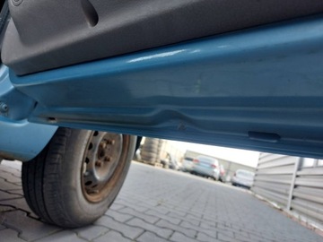 DVEŘE KOMPLETNÍ PRAVÝ PŘEDNÍ PANDA II 737/A