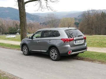 Mitsubishi Outlander III SUV Facelifting 2015 2.0 MIVEC 150KM 2016 Mitsubishi Outlander III 2.0 Intense+//4WD//Aut.//LPG//7-os, zdjęcie 6