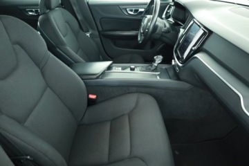 Volvo V60 II  Kombi 2.0 D3 150KM 2019 Volvo V60 D3 2.0, Salon Polska, Automat, Navi, zdjęcie 6