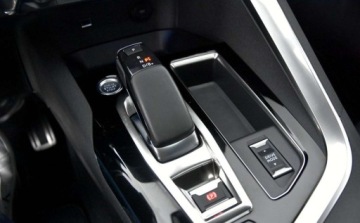 Peugeot 3008 II Plug-In Hybrid Facelifting 1.6 HYBRID4 300KM 2022 Peugeot 3008 SKORA Alusy LED Navi. BLIS linne assist Grzane fotele 1.6, zdjęcie 30