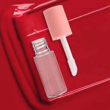 Блеск для губ в тюбике Lip