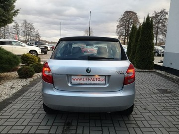 Skoda Fabia II Hatchback Facelifting 1.4 16V 85KM 2011 Škoda Fabia Skoda Fabia 1,4 MPI 86KM # Klima #, zdjęcie 6