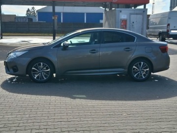 Toyota Avensis III Sedan Facelifting 2015 1.8 Valvematic 147KM 2016 Toyota Avensis 1.8 147KM FULL LED Skóra Kamera Navi Salon Polska Bezwypadek, zdjęcie 3