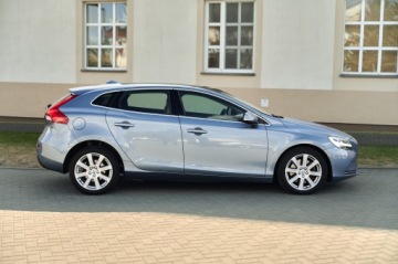 Volvo V40 II Hatchback Facelifting 2.0 D2 120KM 2018 VOLVO V40 INSCRIPTION PANORAMA JASNA SKÓRA AUTOMAT, zdjęcie 9